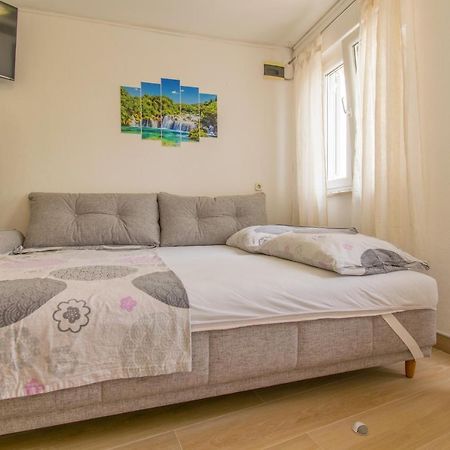Studio Apartman Monika Hotell Baška Voda Eksteriør bilde